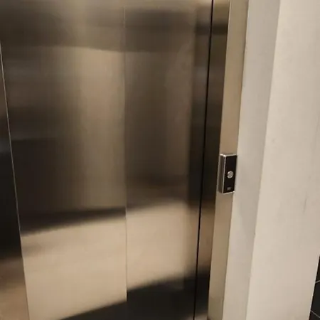 アパート Premium Siedmiogrodzka 1a Parking Free ワルシャワ